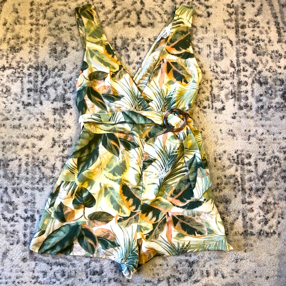 American Eagle Pink and Green Tropical Print Shorts Romper with Belt Sz XS NWT